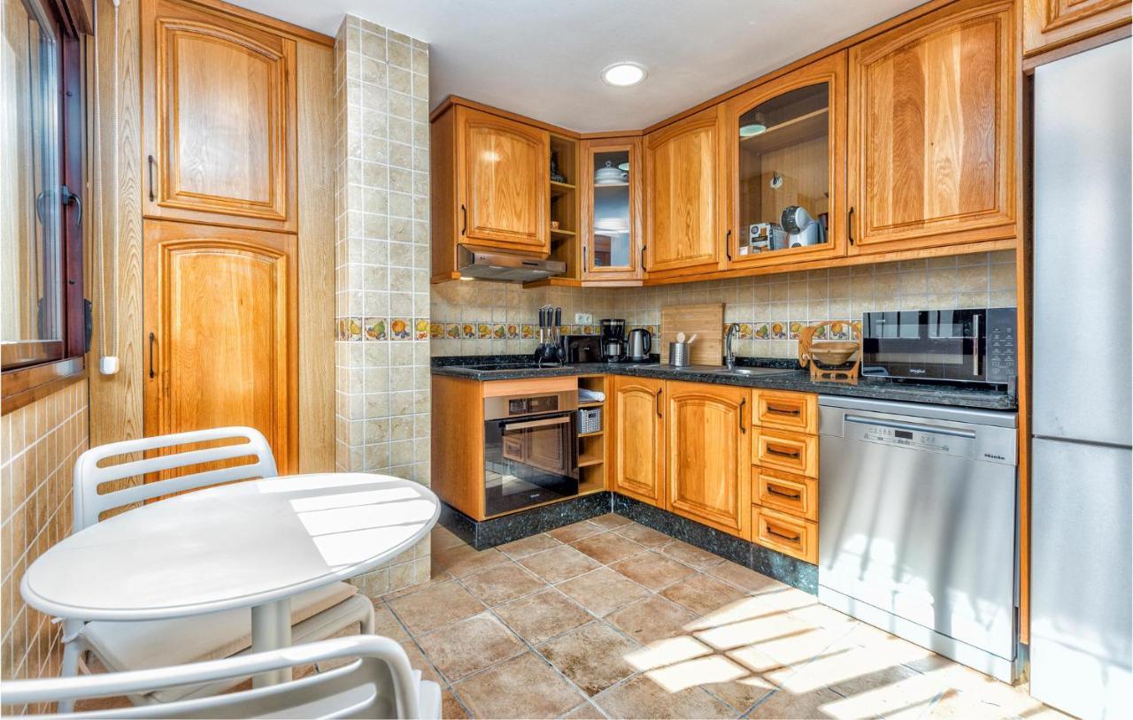 Rumah liburan Gorgeous In With Kitchen Marbella